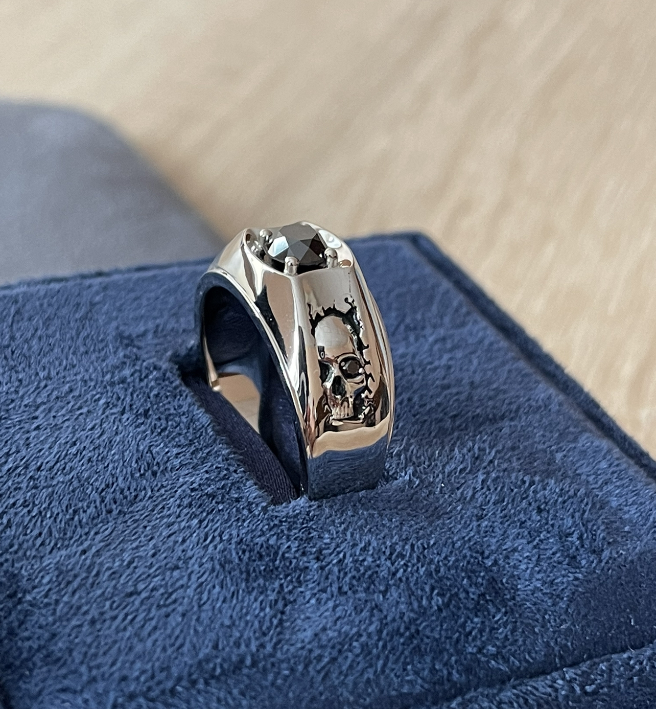 Мужское кольцо с чёрным бриллиантом(0,80 ct.) из серебра 925 пробы