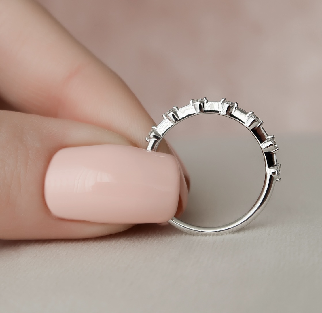 Обручальное кольцо с бриллиантами(0,15 ct.) из платины 950 пробы 