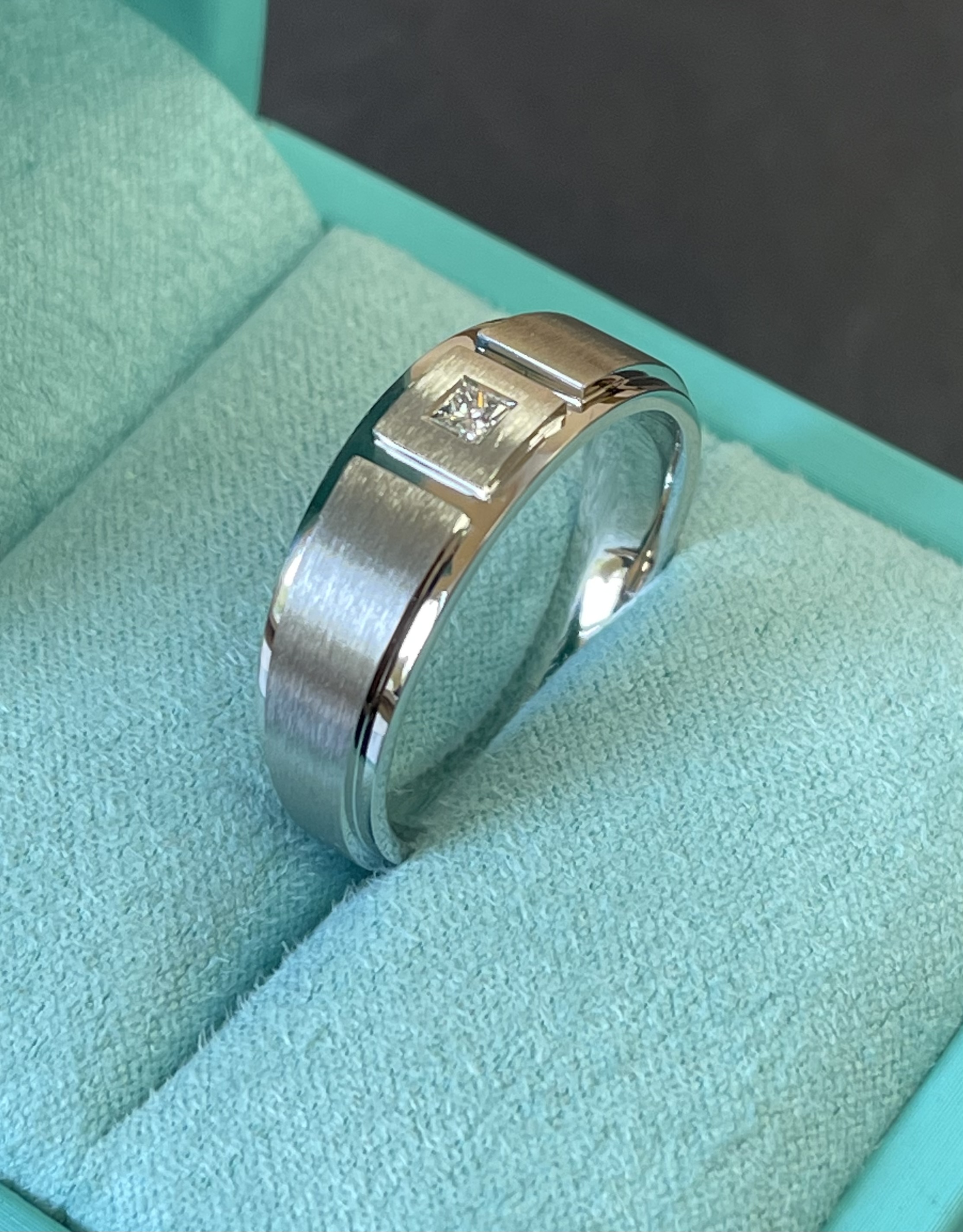 Кольцо с бриллиантом(0,10 ct.)из палладия 850 пробы