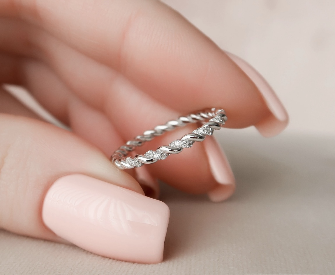 Обручальное кольцо с бриллиантами(0,24 ct.) из платины 950 пробы 