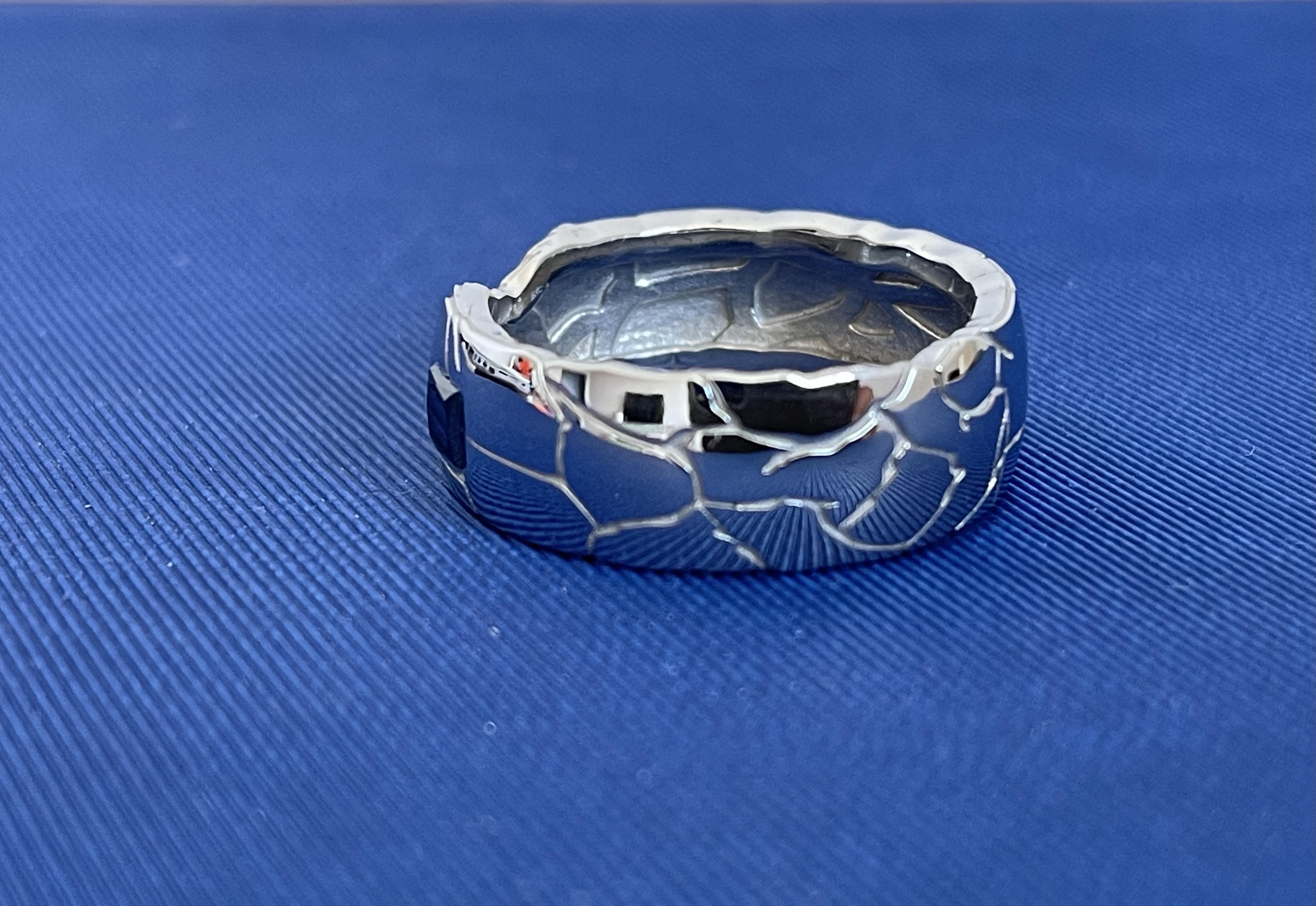 Мужское кольцо с черным бриллиантом(0,70 ct.) из платины