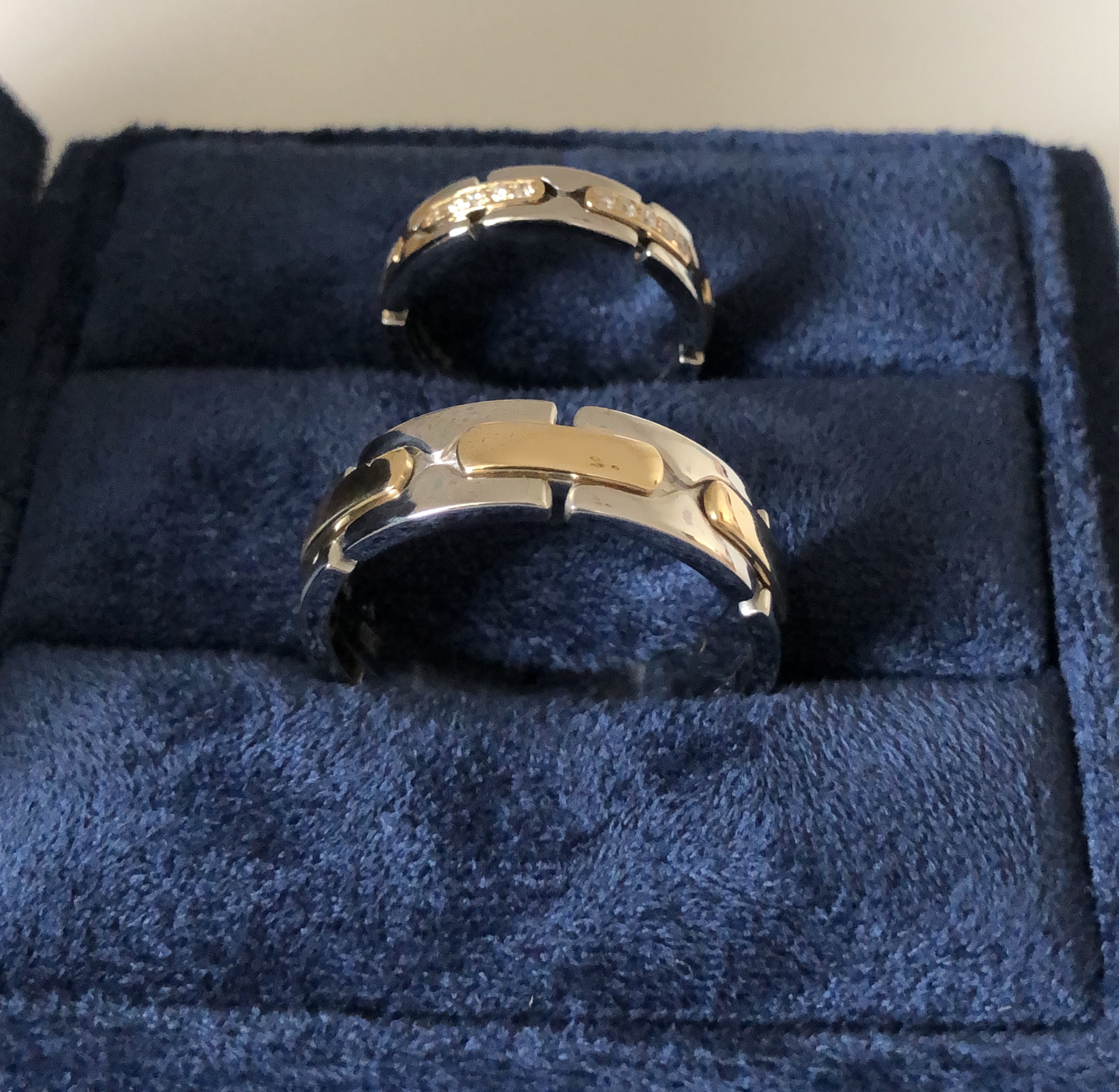 Обручальные кольца из платины и золота с бриллиантами 