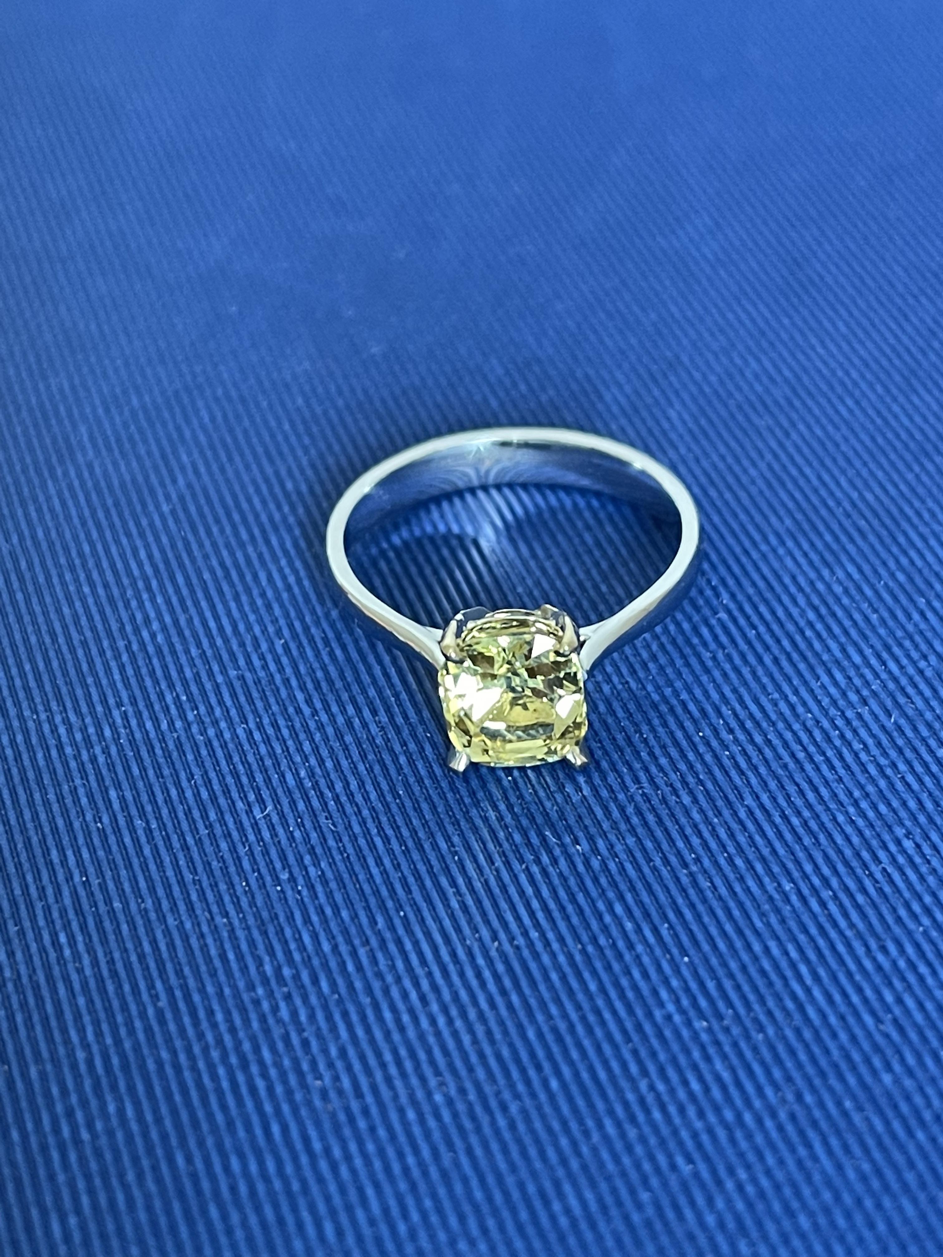 Кольцо с желтым турмалином «Кушон»(2,16 ct.) из платины 950 пробы