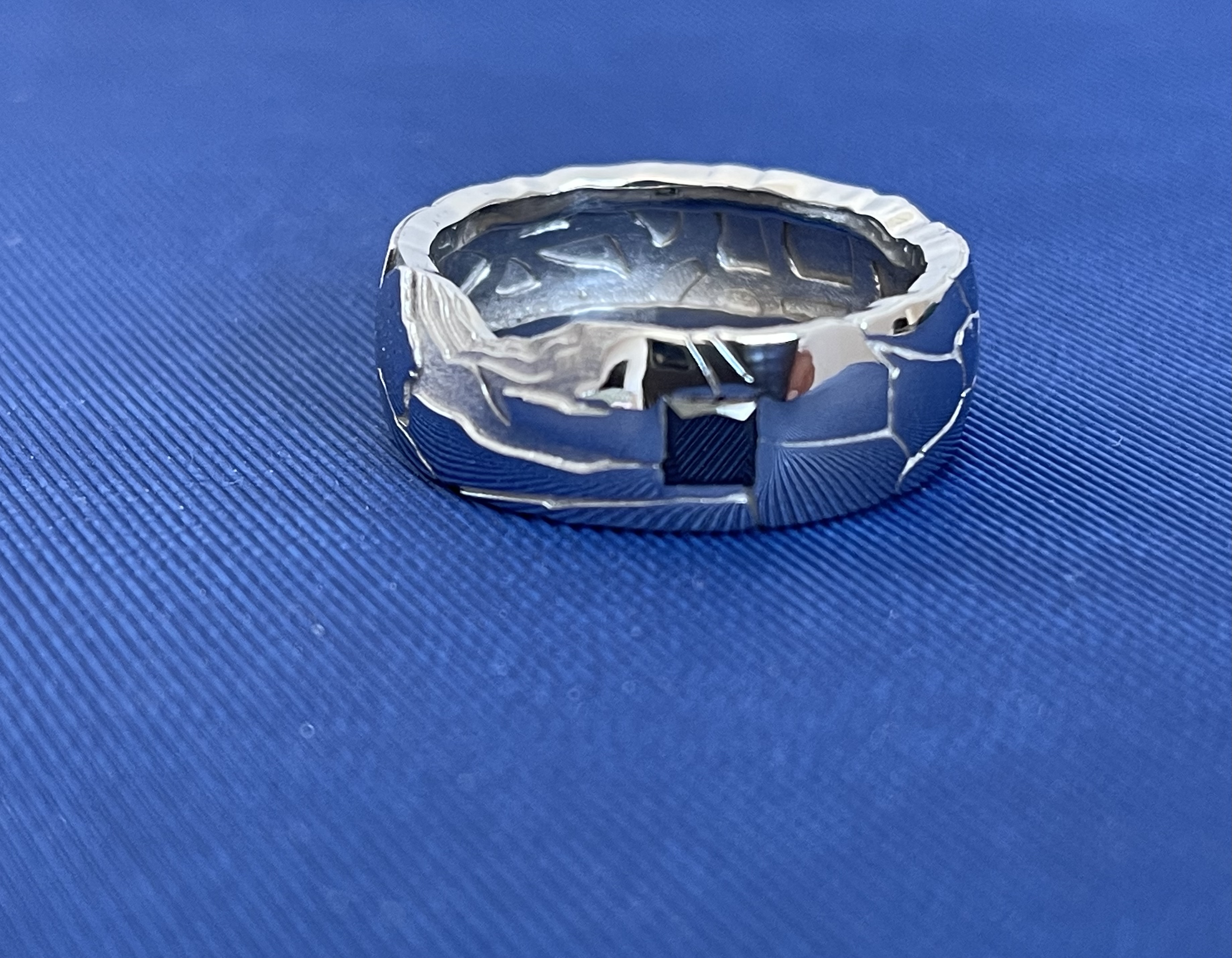 Мужское кольцо с черным бриллиантом(0,85 ct.) из платины