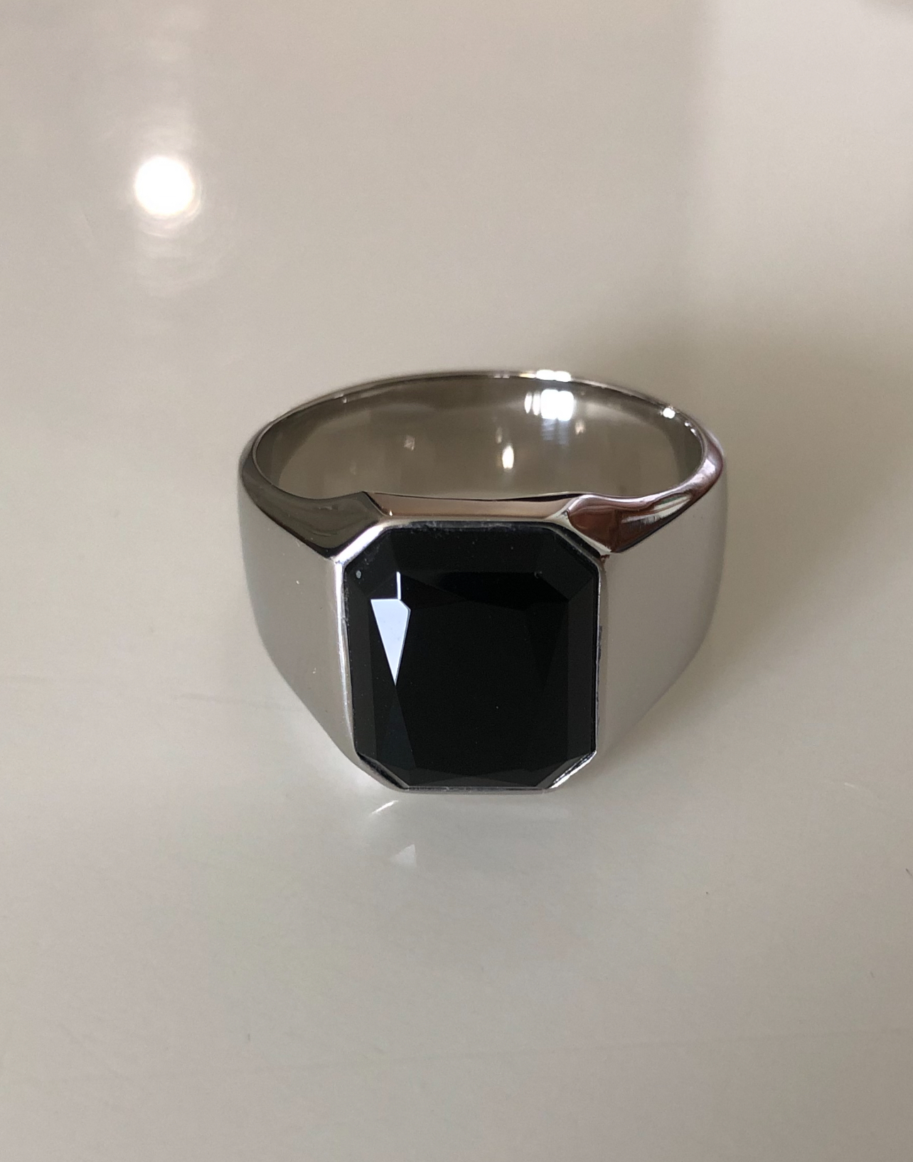 Мужское кольцо с чёрным агатом из платины