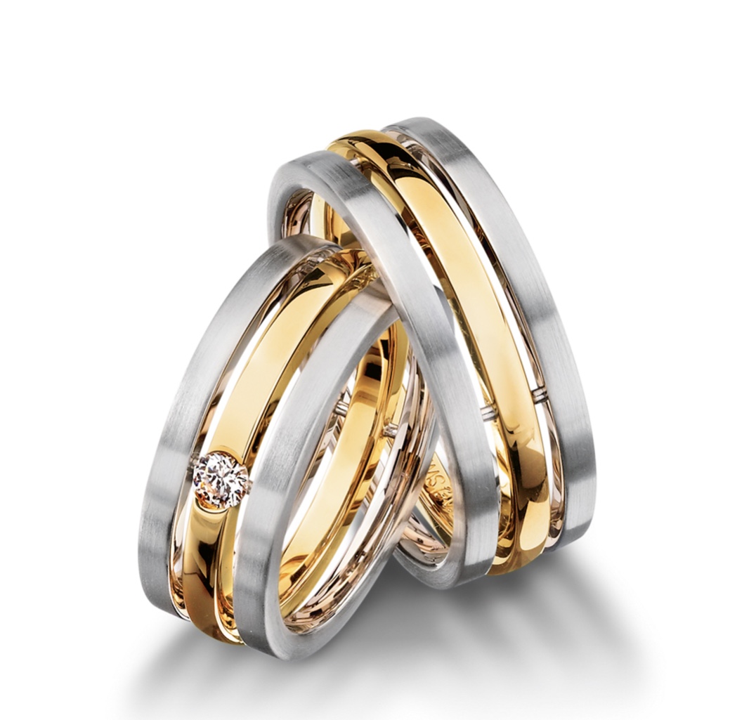 Обручальные кольца с бриллиантами(0,018 ct) из золота 