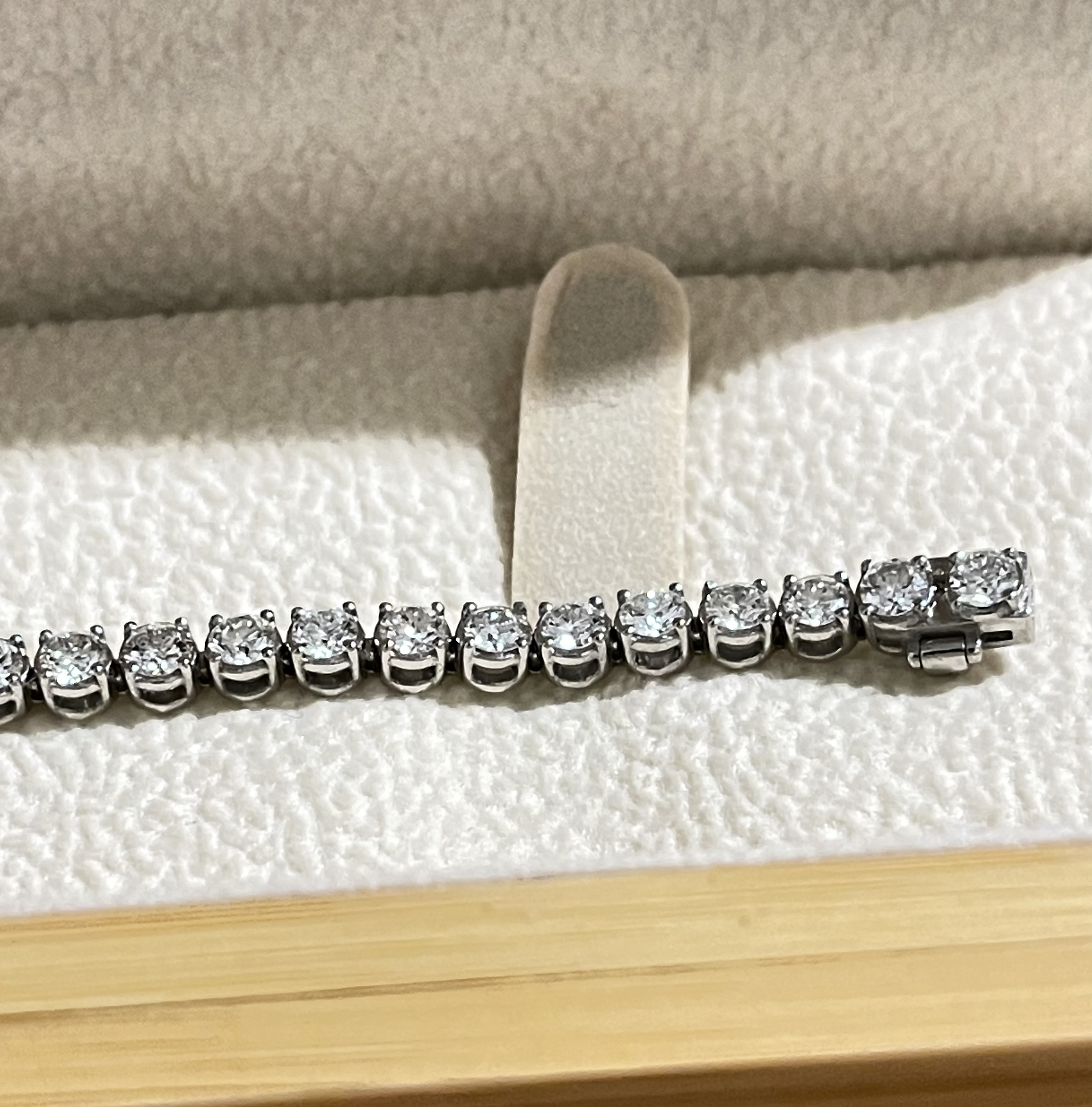 Теннисный браслет с бриллиантами(4,70 ct.) из платины 950 пробы