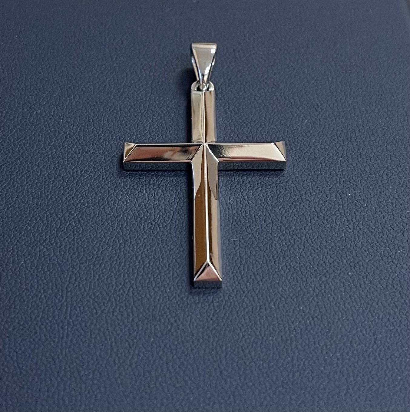 Подвеска «Крест» из платины 950