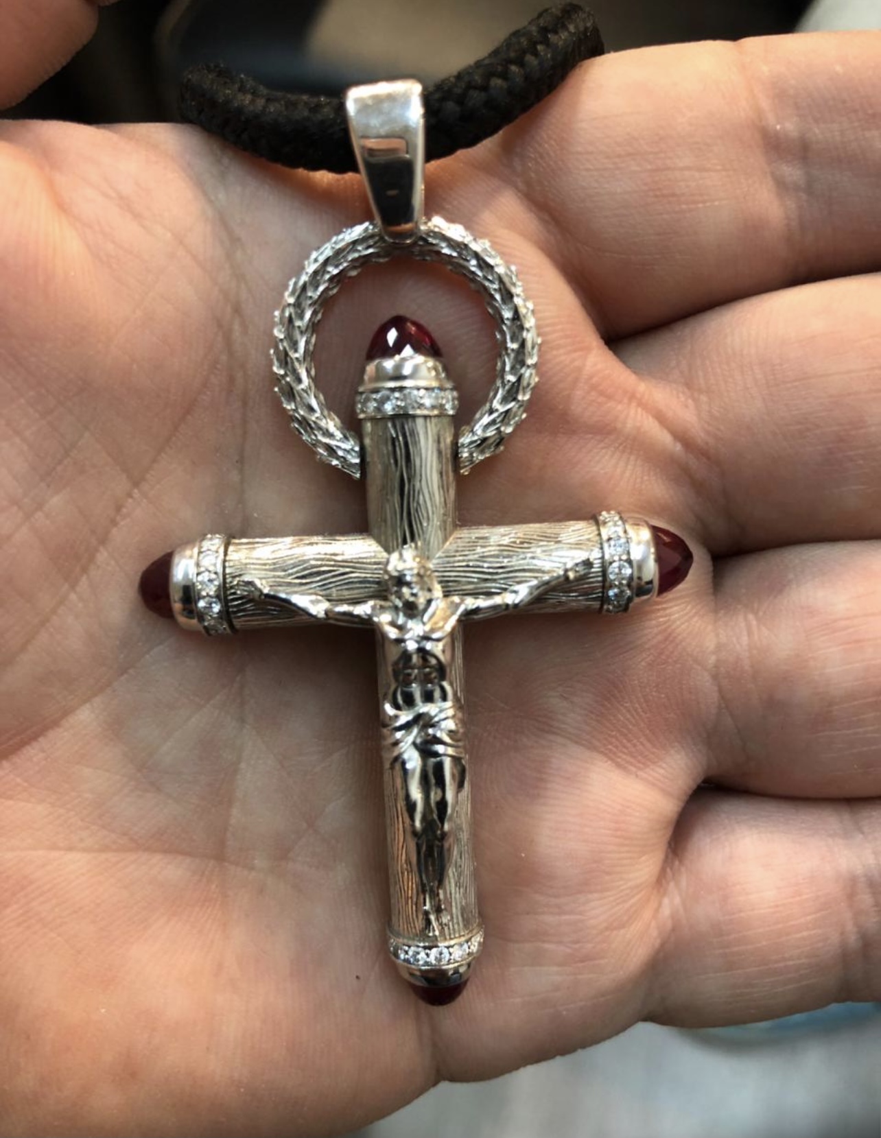 Православный крест с гранатами из платины