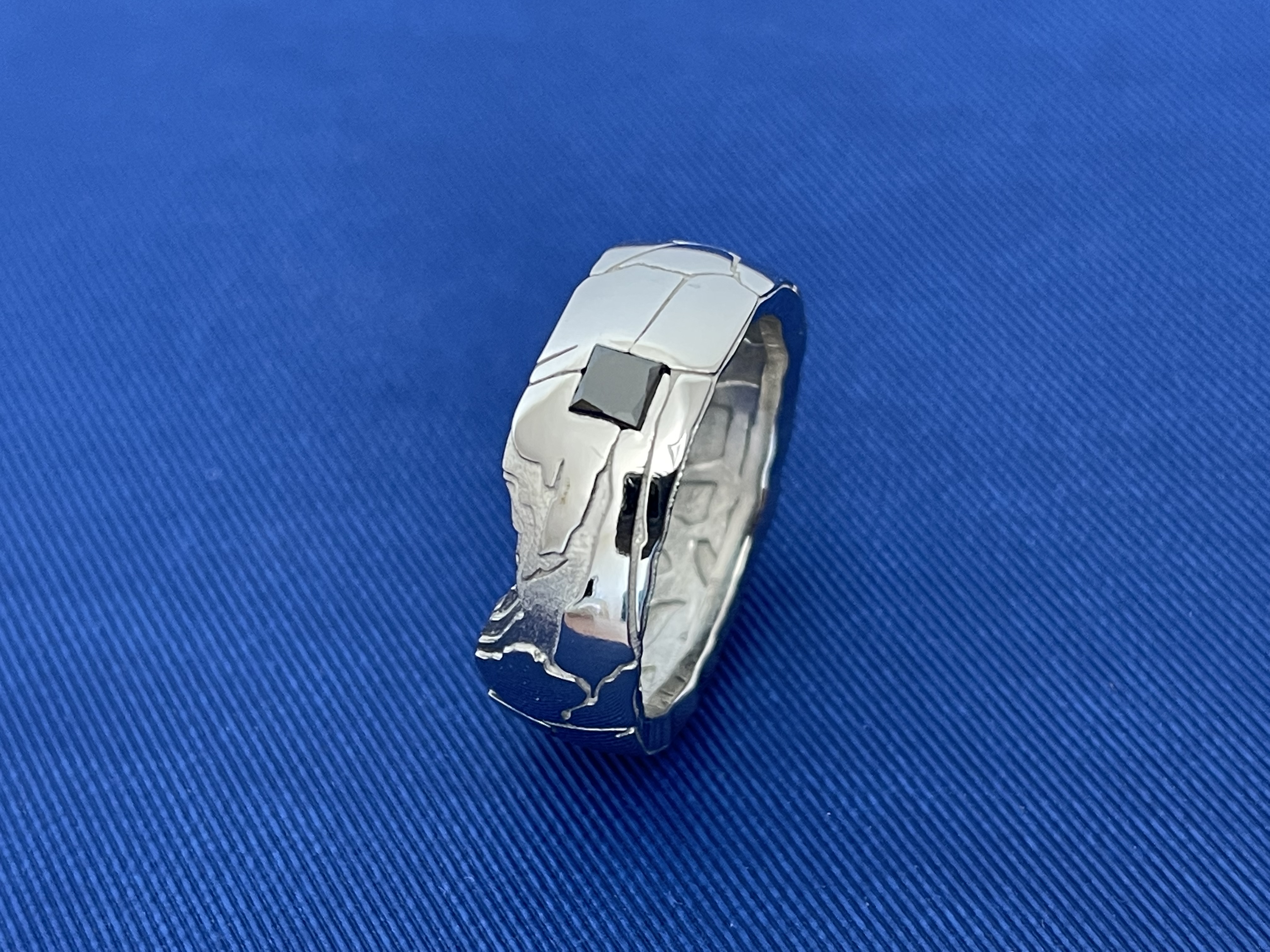 Мужское кольцо с чёрным бриллиантом(0,70 ct.) из палладия 850 пробы