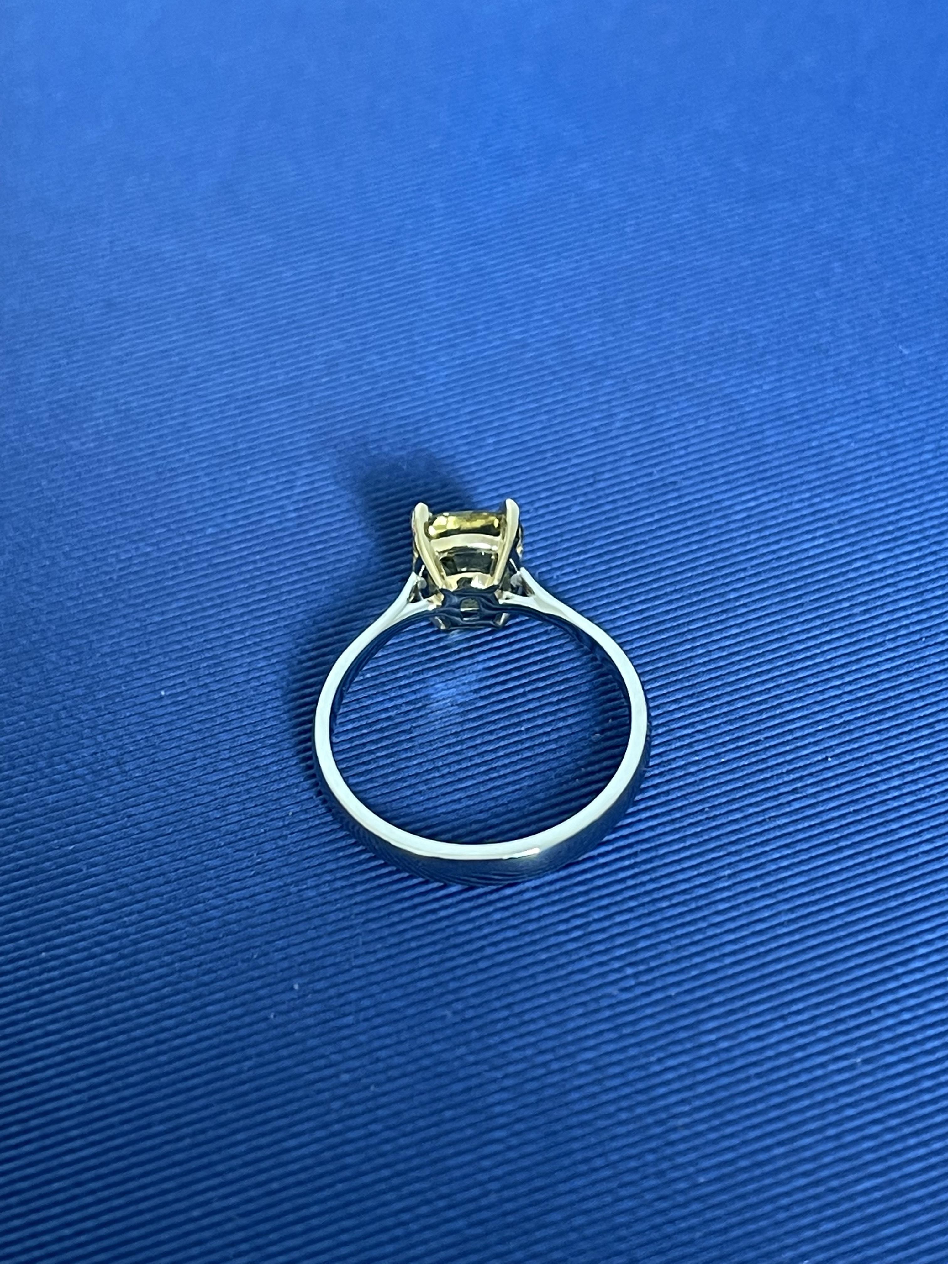 Кольцо с желтым турмалином «Кушон»(2,16 ct.) из платины 950 пробы